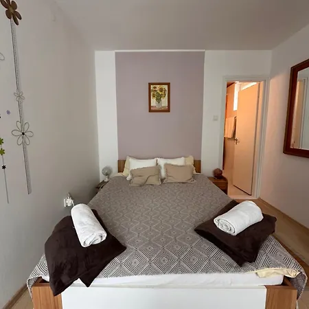 Sarokház 3*