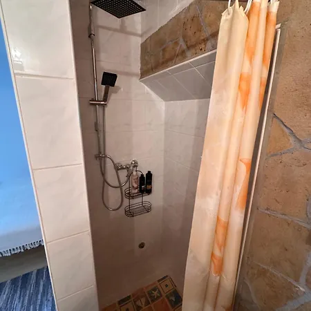 Sarokhaz Guest house *