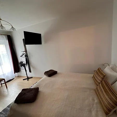 Sarokház 3*